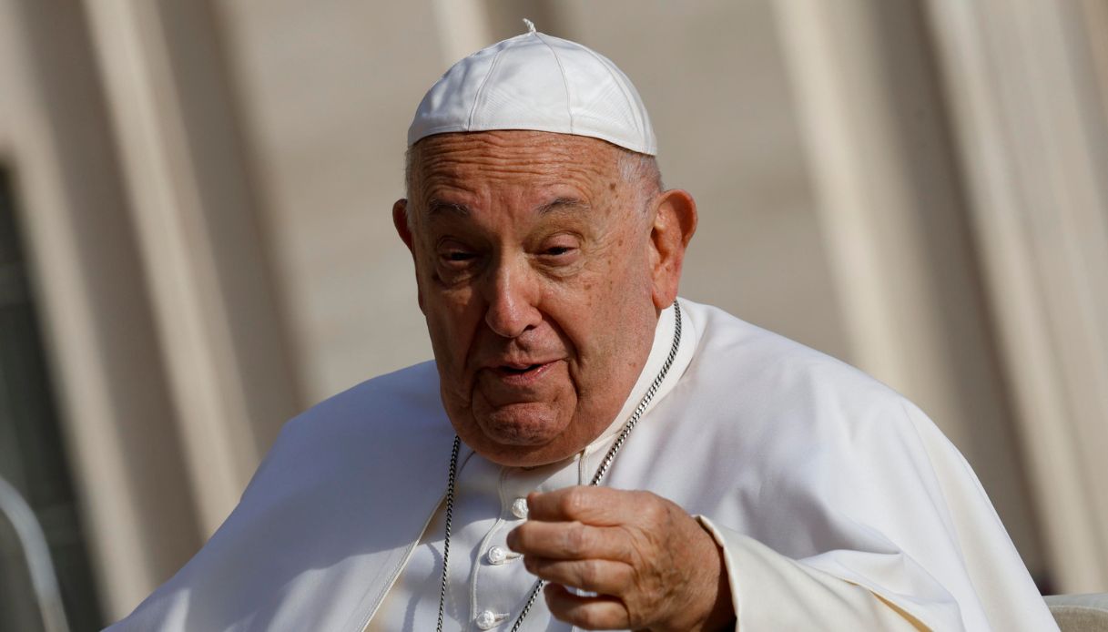 Papa Francesco e la frase sui bambini: "Bisogna bastonare l'Italia, si