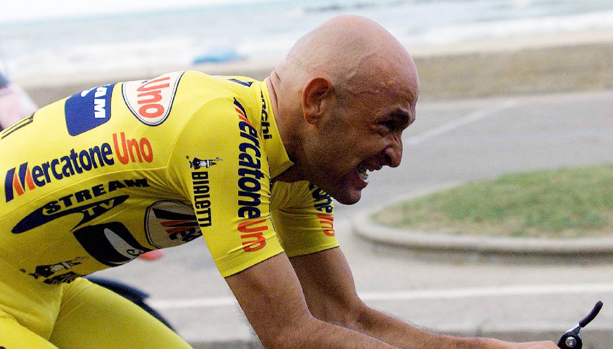 Pantani morto in hotel, altre persone in camera prima della scientifica: la rivelazione clamorosa degli agenti