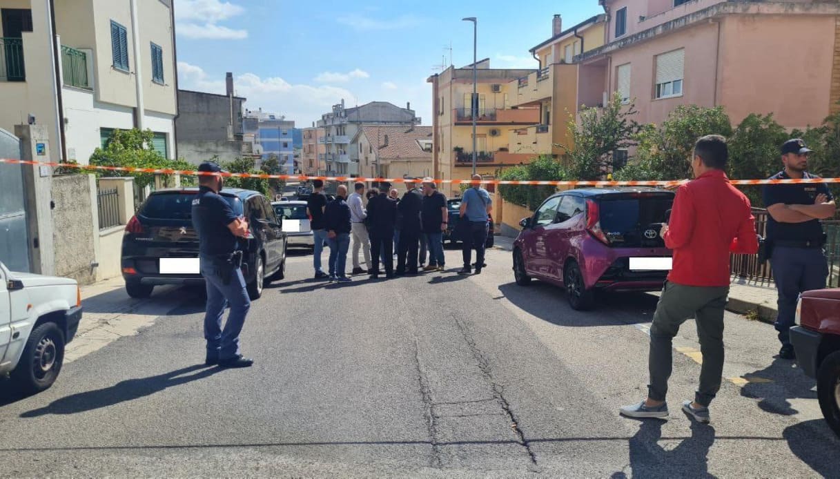 Strage a Nuoro, il vicino ferito ha incontrato per caso Roberto Gleboni: la ricostruzione della Procura