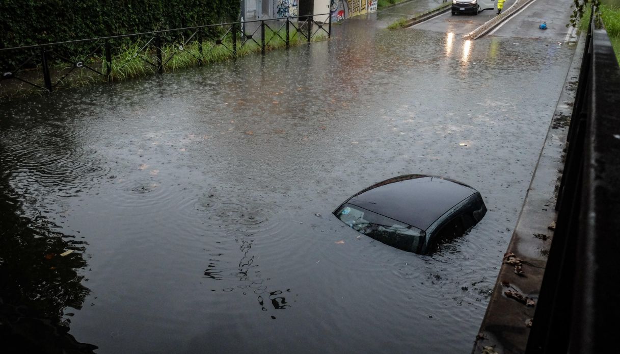 Lombardia: auto bloccate nei sottopassi a Milano