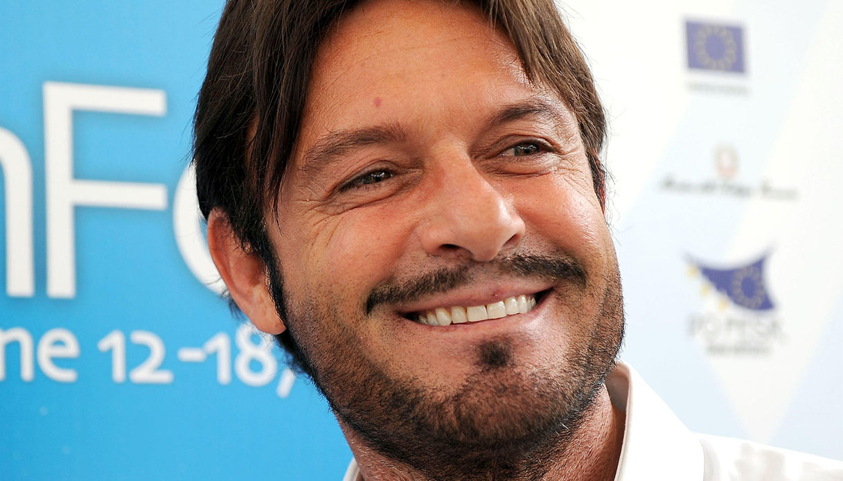 https://wips.plug.it/cips/notizie.virgilio.it/cms/2024/09/toto-schillaci-tumore-colon.jpg