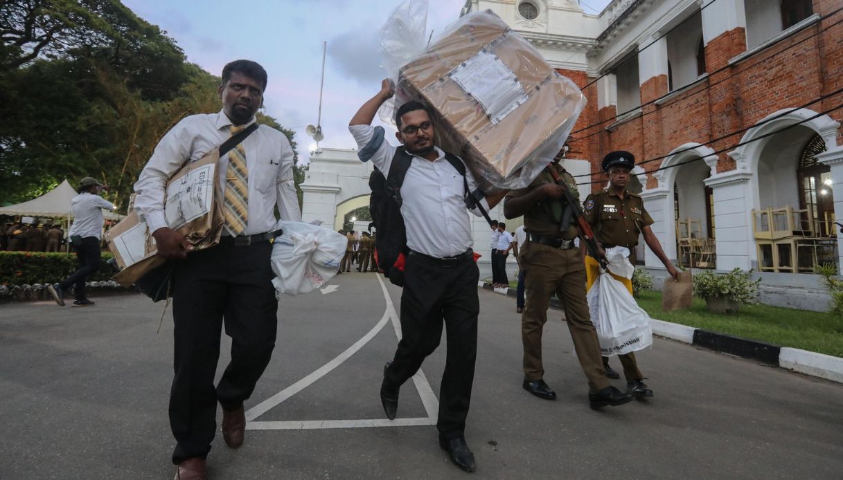 Il voto per le elezioni presidenziali in Sri Lanka