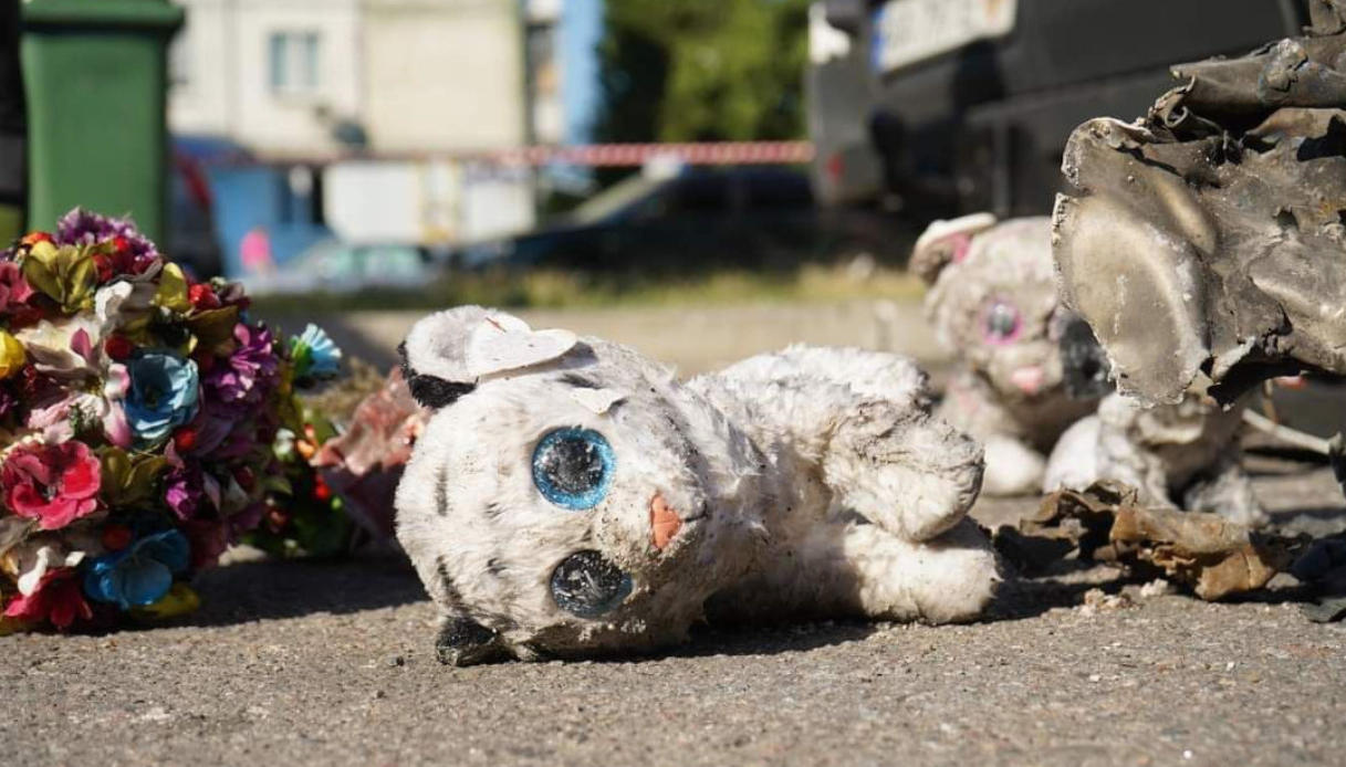 Un peluche bruciato a Poltava