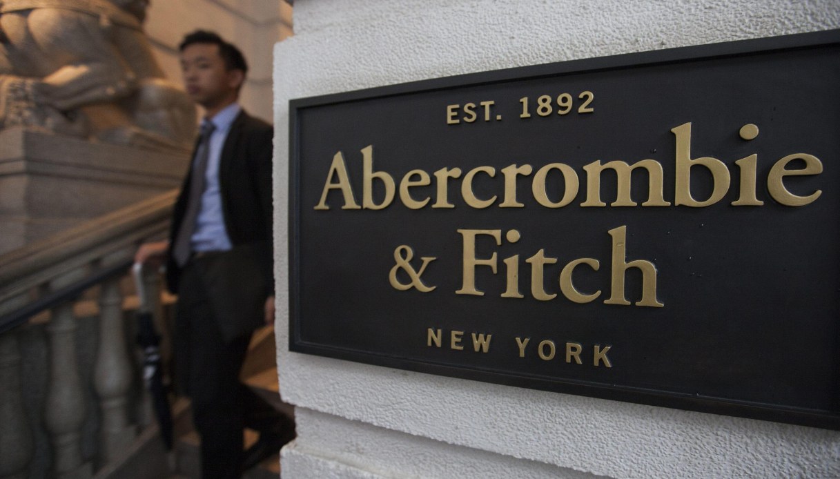 https://wips.plug.it/cips/notizie.virgilio.it/cms/2024/10/abercrombie-fitch-mike-jeffries.jpg