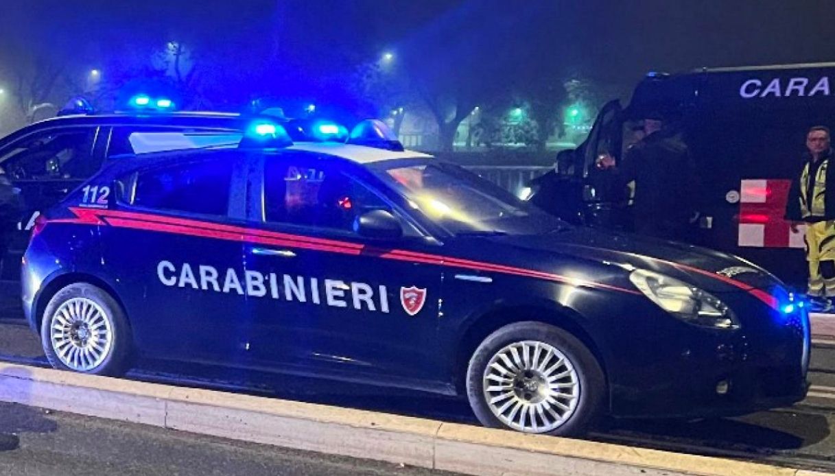 Agguato a colpi di pistola a Foggia nel rione Candelaro: ferito 49enne ai domiciliari, colpito anche lo zio