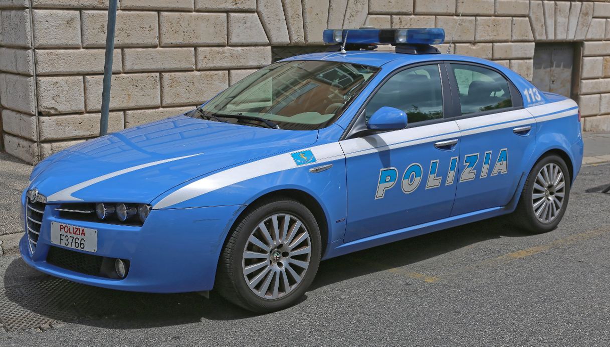 Un'auto della polizia