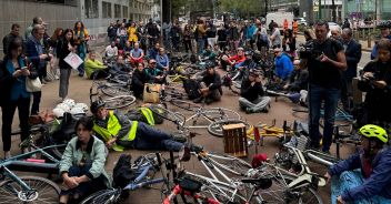 ciclisti-vittorio-feltri-dimissioni