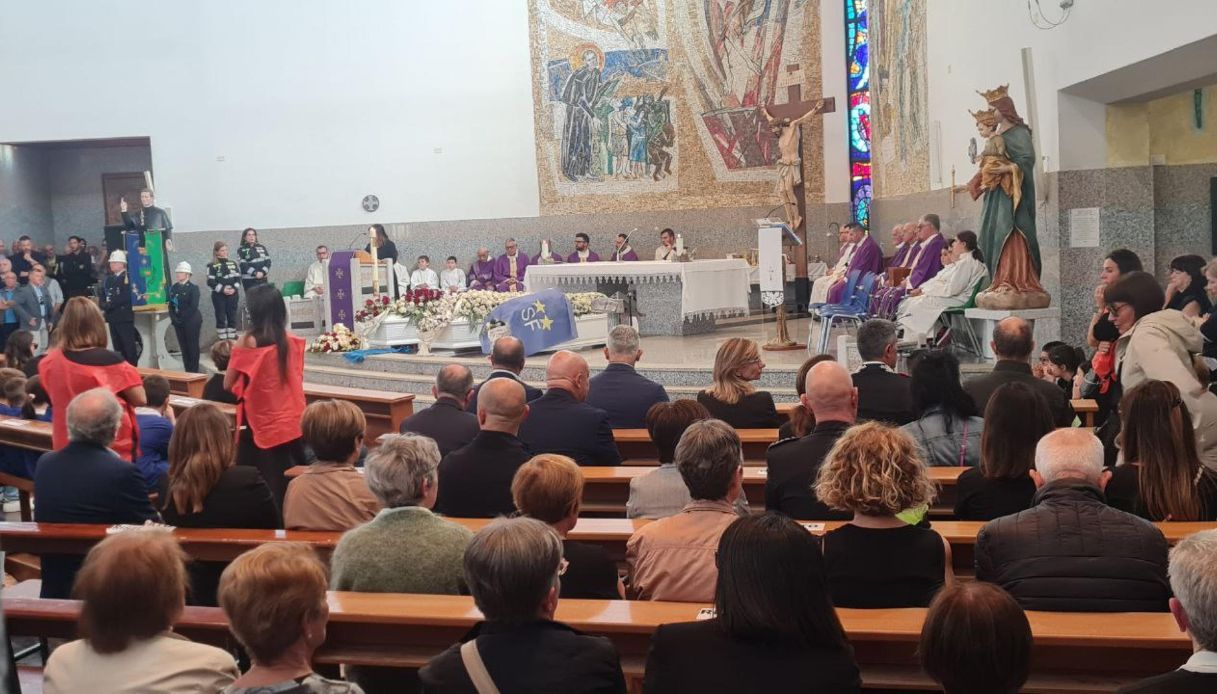 Funerali delle vittime della strage di Nuoro: le immagini dell