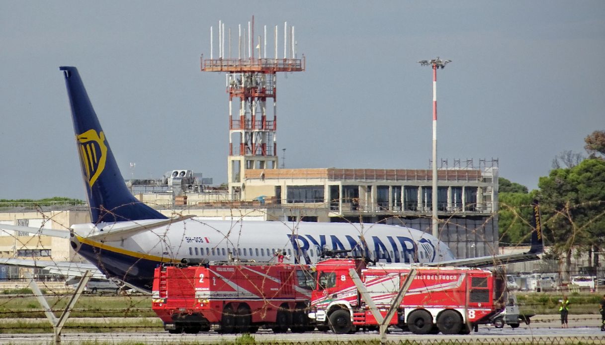 Principio di incendio in aereo all