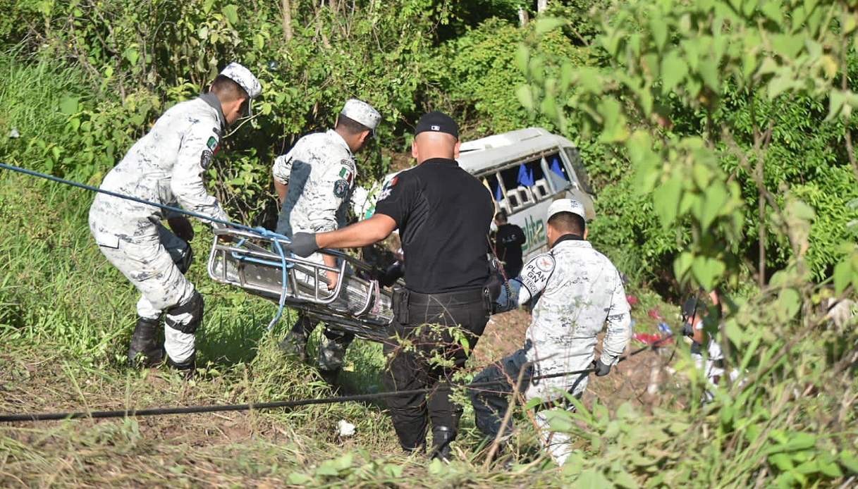 https://wips.plug.it/cips/notizie.virgilio.it/cms/2024/10/incidente-autobus-mais-messico.jpg