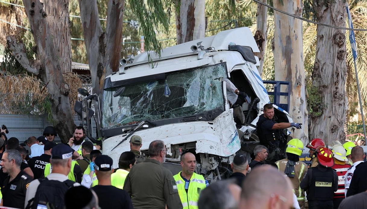 Attentato Tel Aviv Tir