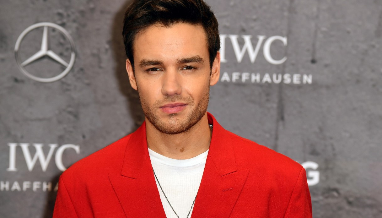 Liam Payne ex One Direction morto dopo la mail della casa discografica: era stato scaricato, la rivelazione