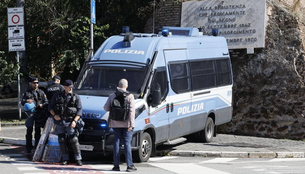 Manifestazione pro Palestina a Roma 5 ottobre non autorizzata: traffico in tilt in autostrada, città blindata