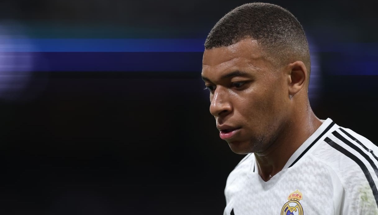 https://wips.plug.it/cips/notizie.virgilio.it/cms/2024/10/mbappe-mandato-arresto-europeo-stupro.jpg