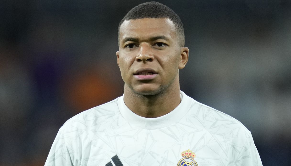 https://wips.plug.it/cips/notizie.virgilio.it/cms/2024/10/mbappe-stupro-stoccolma.jpg