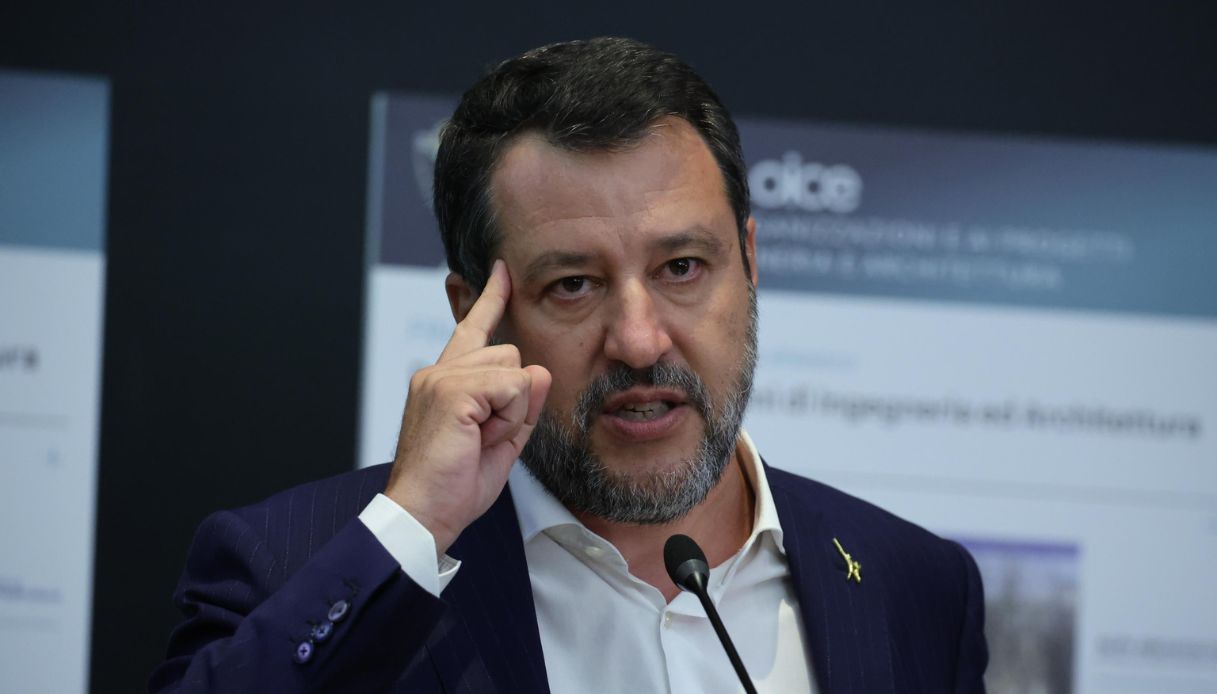 https://wips.plug.it/cips/notizie.virgilio.it/cms/2024/10/salvini-caos-treni-stop.jpg