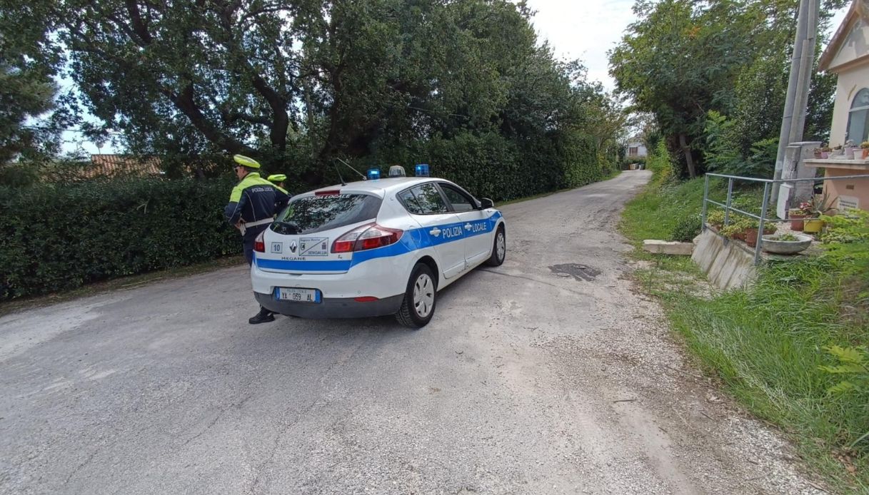 Suicidio a Senigallia, il 15enne avrebbe anche preso un brutto voto a scuola prima di uccidersi