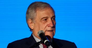 Antonio Tajani minaccia