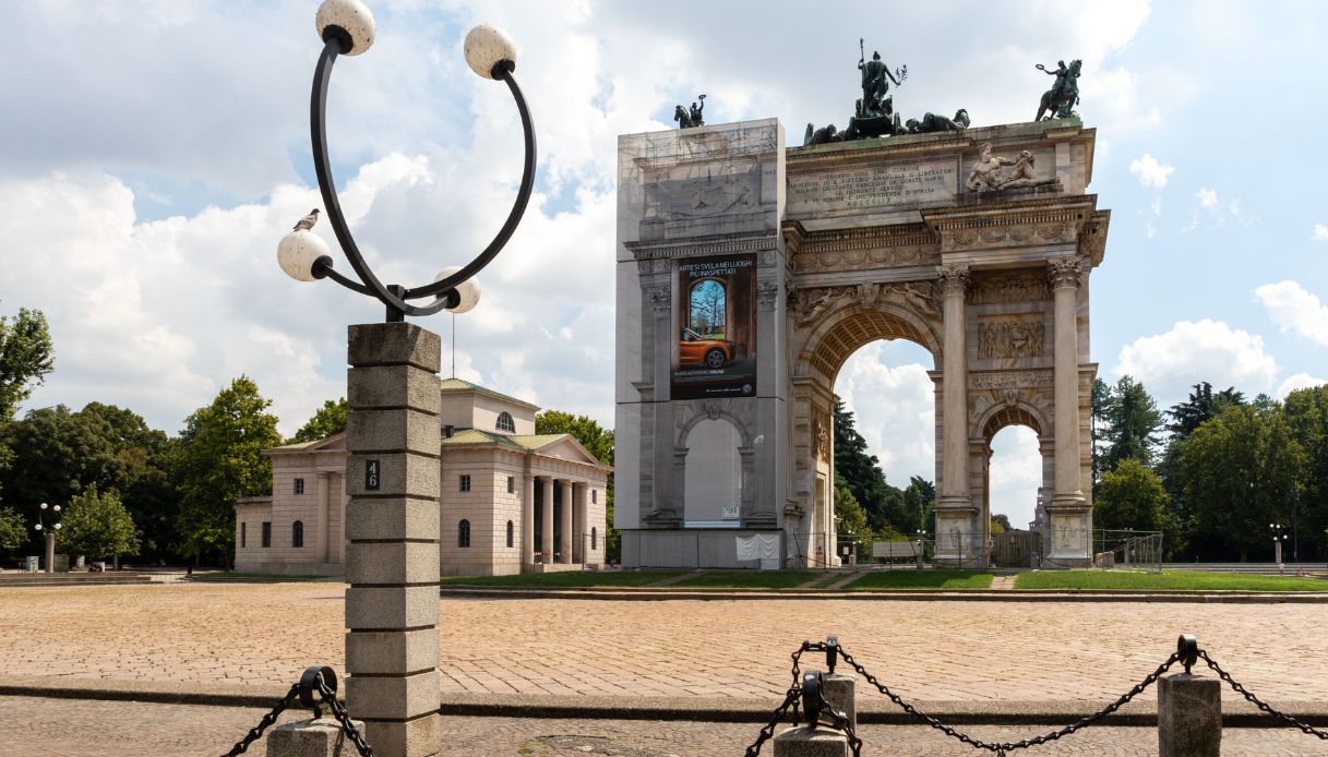 Arco della Pace Milano incendio