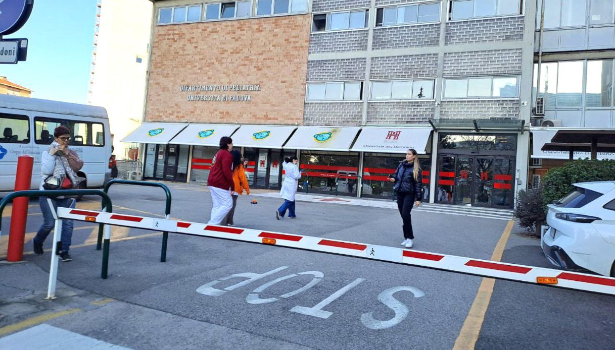 neonato seviziato Padova lesioni