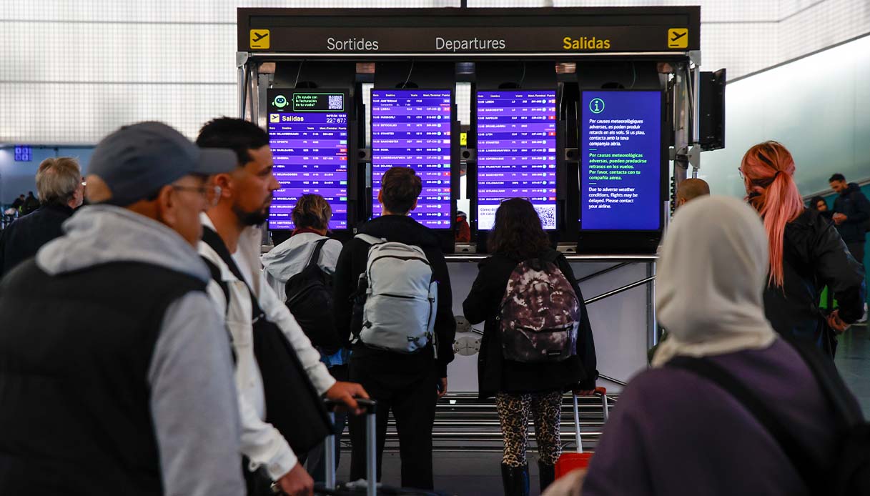 barcellona voli cancellati maltempo