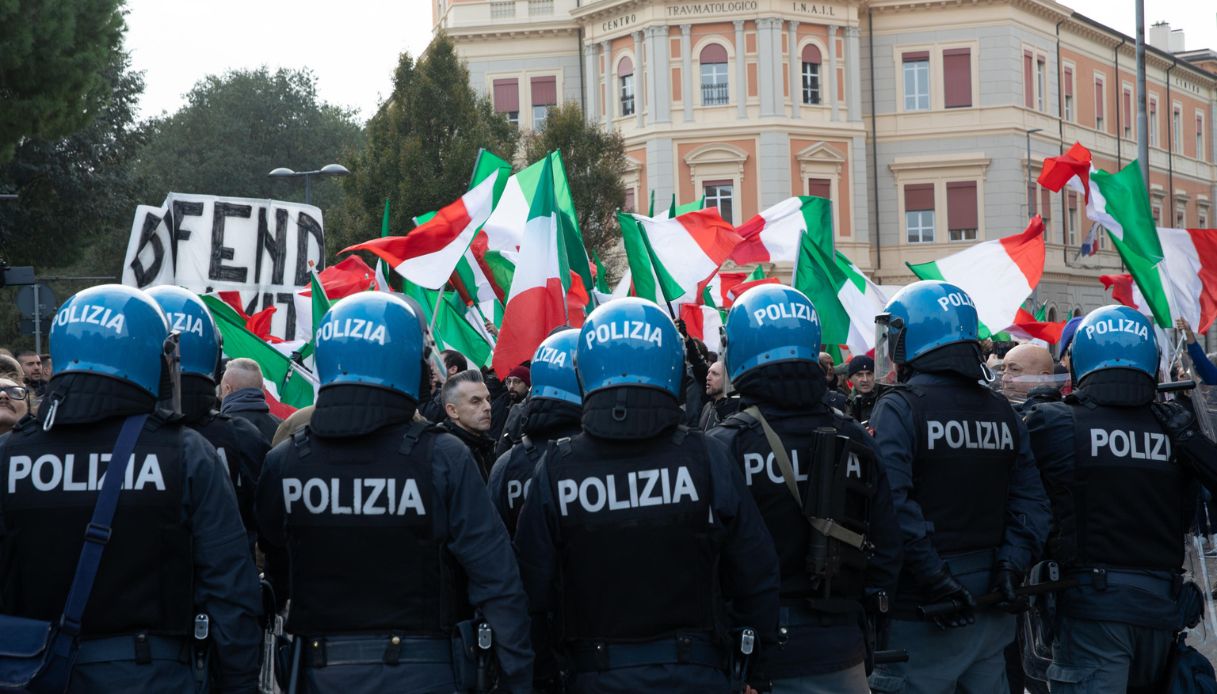 Corteo di Casapound a Bologna