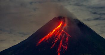 eruzione-vulcanica-indonesia-morti-lava