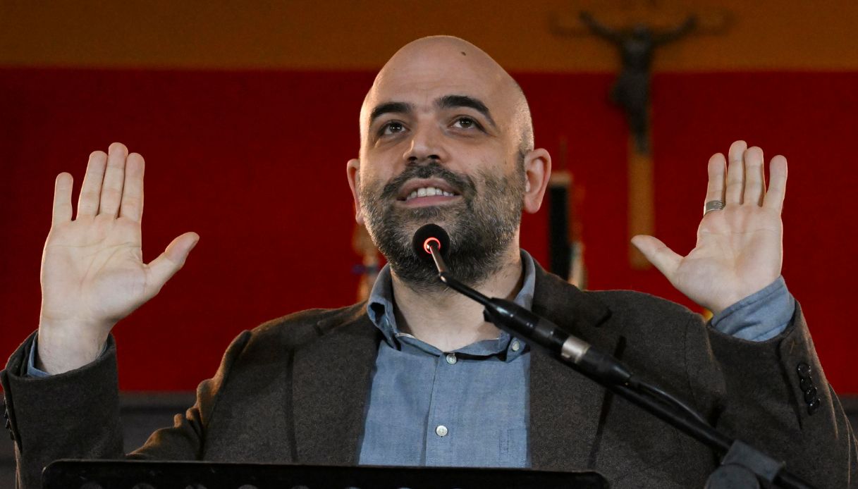 https://wips.plug.it/cips/notizie.virgilio.it/cms/2024/11/fratelli-d-italia-contro-roberto-saviano.jpg