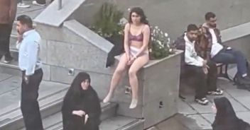 iran-protesta-studentessa