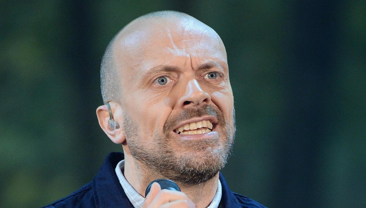 Max Pezzali denti