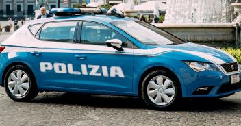 napoli-auto-molestata-19enne