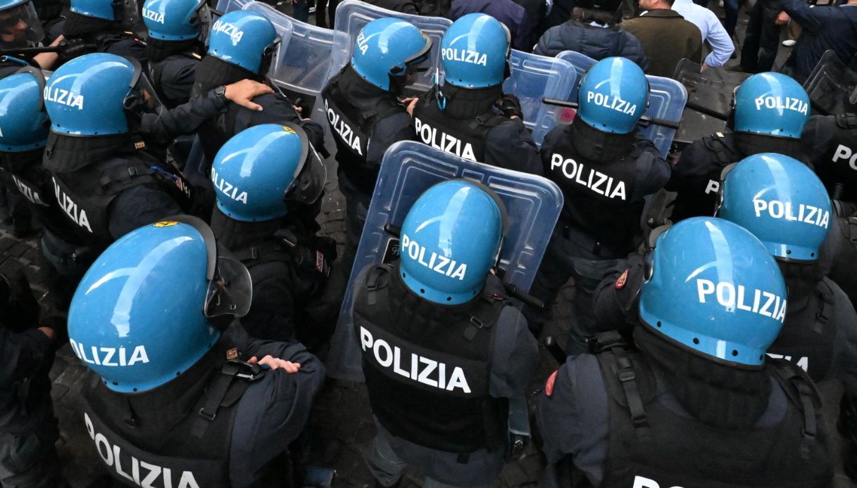 Tifosi israeliani a Bologna per la partita di basket tra Virtus e Maccabi Tel Aviv: allerta massima in città