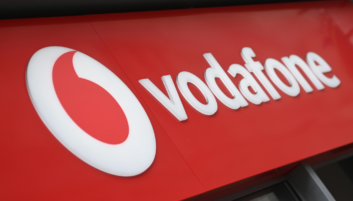 Vodafone down giovedì 14 novembre, problemi alla rete fissa e mobile: segnalazioni e disagi