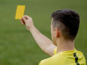 Arbitro accusato di razzismo contro un calciatore del Balconevisi a Pisa: 