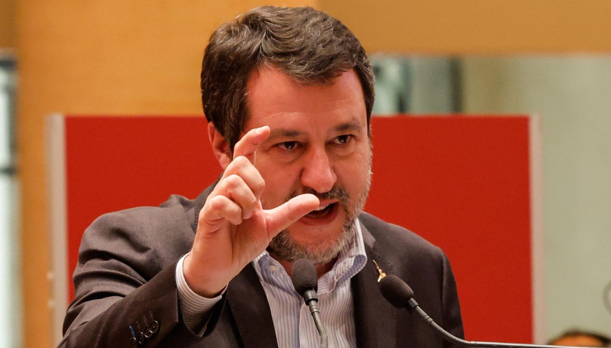 https://wips.plug.it/cips/notizie.virgilio.it/cms/2024/12/bere-salvini-codice-della-strada.jpg