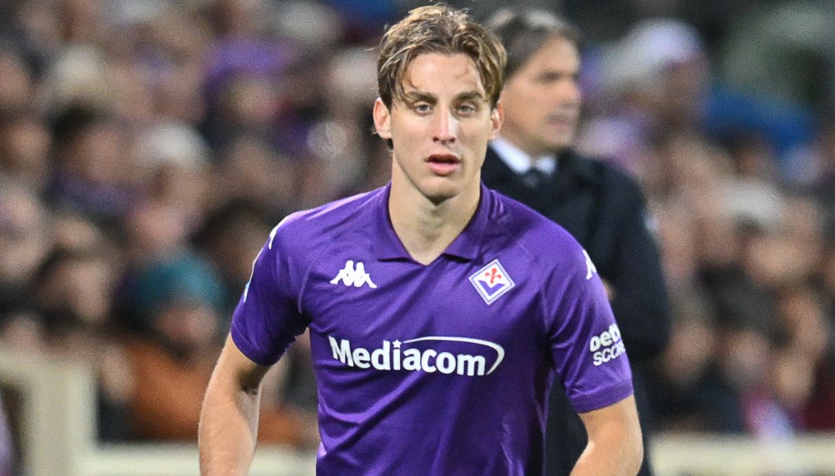 Edoardo Bove in panchina per Fiorentina Udinese grazie a una deroga: perché è possibile dopo il malore