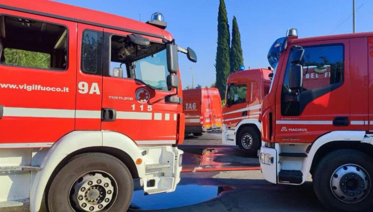 Esplosione in una palazzina ad Aprila a Latina, morti e feriti dopo una fuga di gas