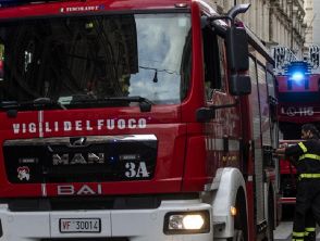 Incendio a Settimo Torinese, muore una donna di 49 anni: si era addormentata con la sigaretta accesa