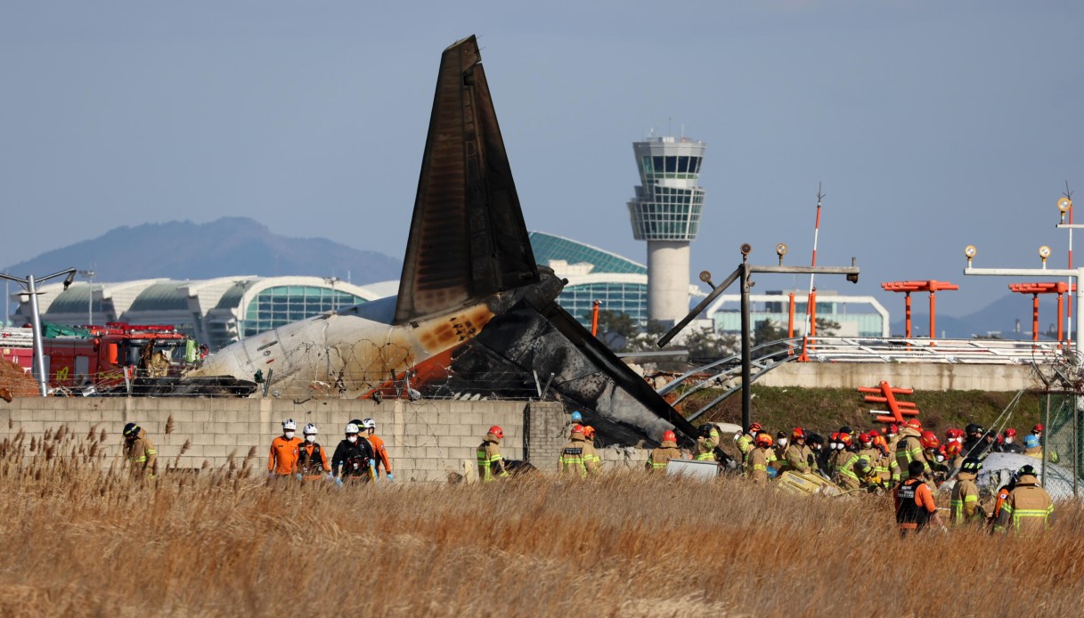 https://wips.plug.it/cips/notizie.virgilio.it/cms/2024/12/incidente-aereo-corea-sud.jpg