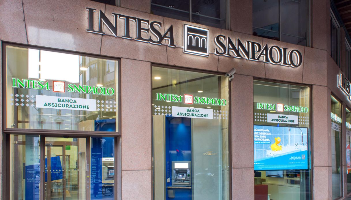 Intesa Sanpaolo Di Nuovo In Down, Stipendi E Pensioni Bloccati: Cosa ...