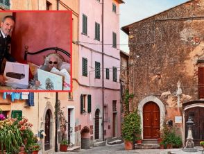 Sorpresa di Natale per la 92enne Lidia Marioli sola a casa a Città di Castello: le fanno visita i carabinieri