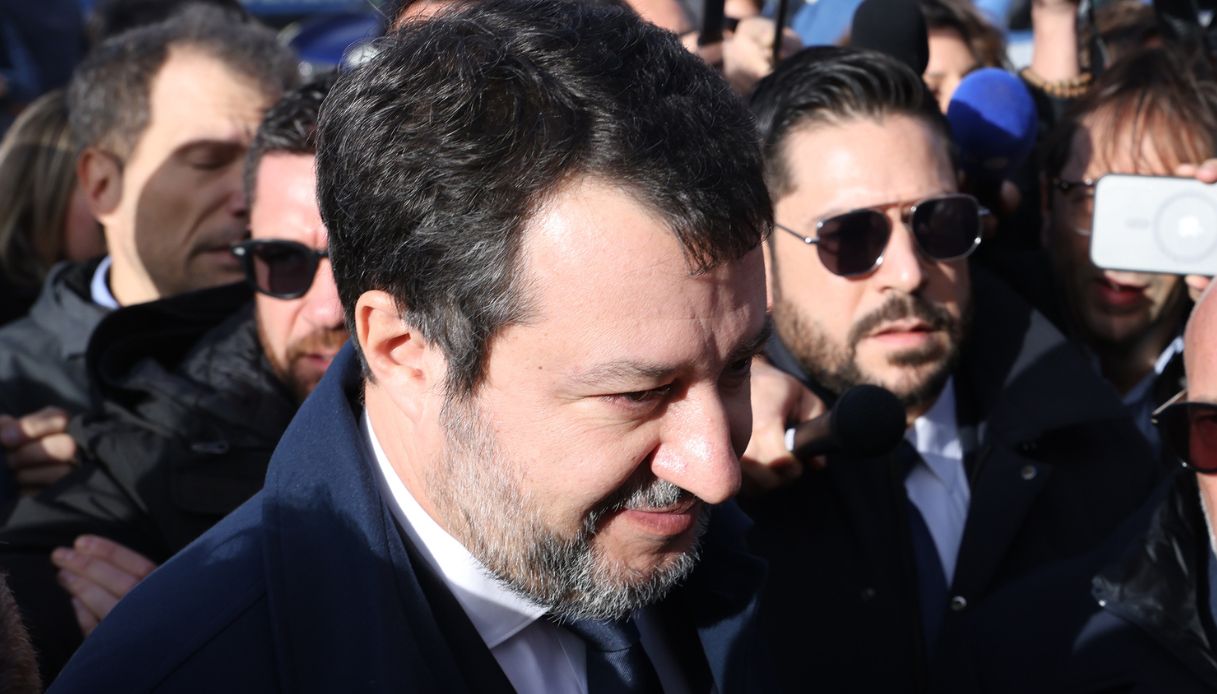 https://wips.plug.it/cips/notizie.virgilio.it/cms/2024/12/matteo-salvini-assolto-open-arms.jpg