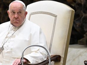 Papa Francesco fatica a parlare, come sta: la sua frase in udienza e l'assenza nella Predica d'Avvento