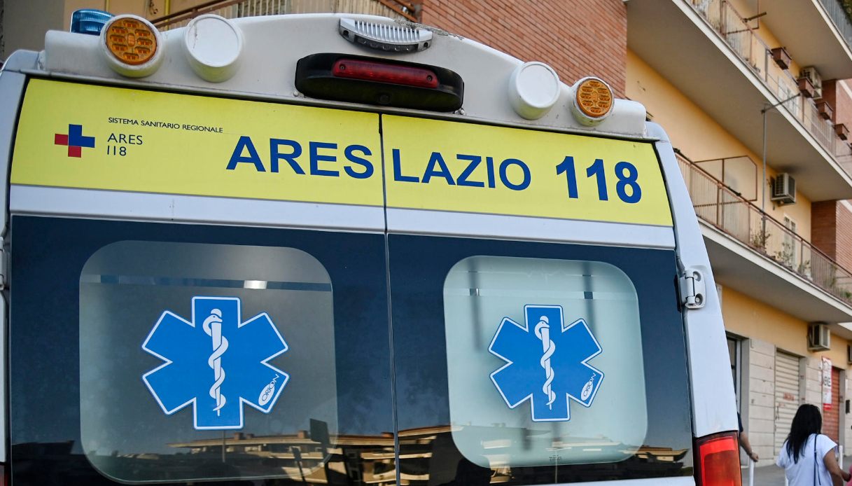 Bambino di 11 anni precipita dalla finestra a Roma, gravissimo: indagini sulla caduta, volo di 3 metri