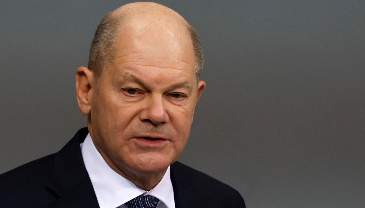 https://wips.plug.it/cips/notizie.virgilio.it/cms/2024/12/scholz-germania-crisi-governo-voto.jpg