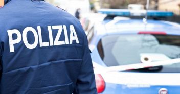 Sorso donna morta camion spazzatura