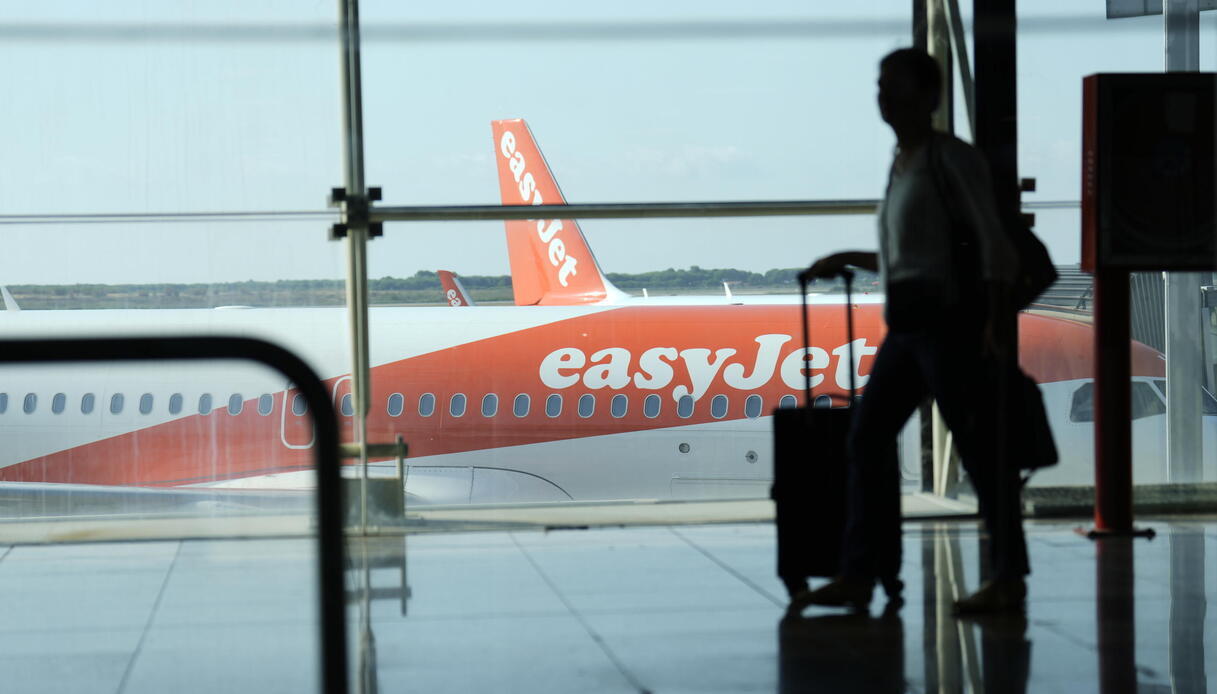 aereo Easyjet Londra Bari portellone