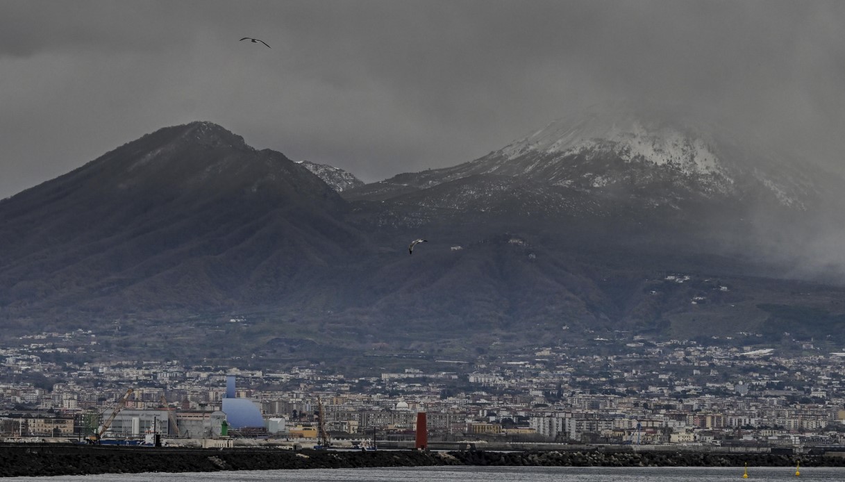 https://wips.plug.it/cips/notizie.virgilio.it/cms/2025/01/allerta-meteo-campania-maltempo.jpg