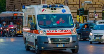 capannori-cartiera-lucca-ambulanza