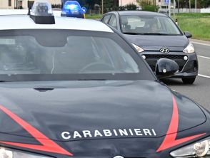 Trovato morto in casa a Padova con un colpo di pistola, gravissima la compagna: le ipotesi sul dramma